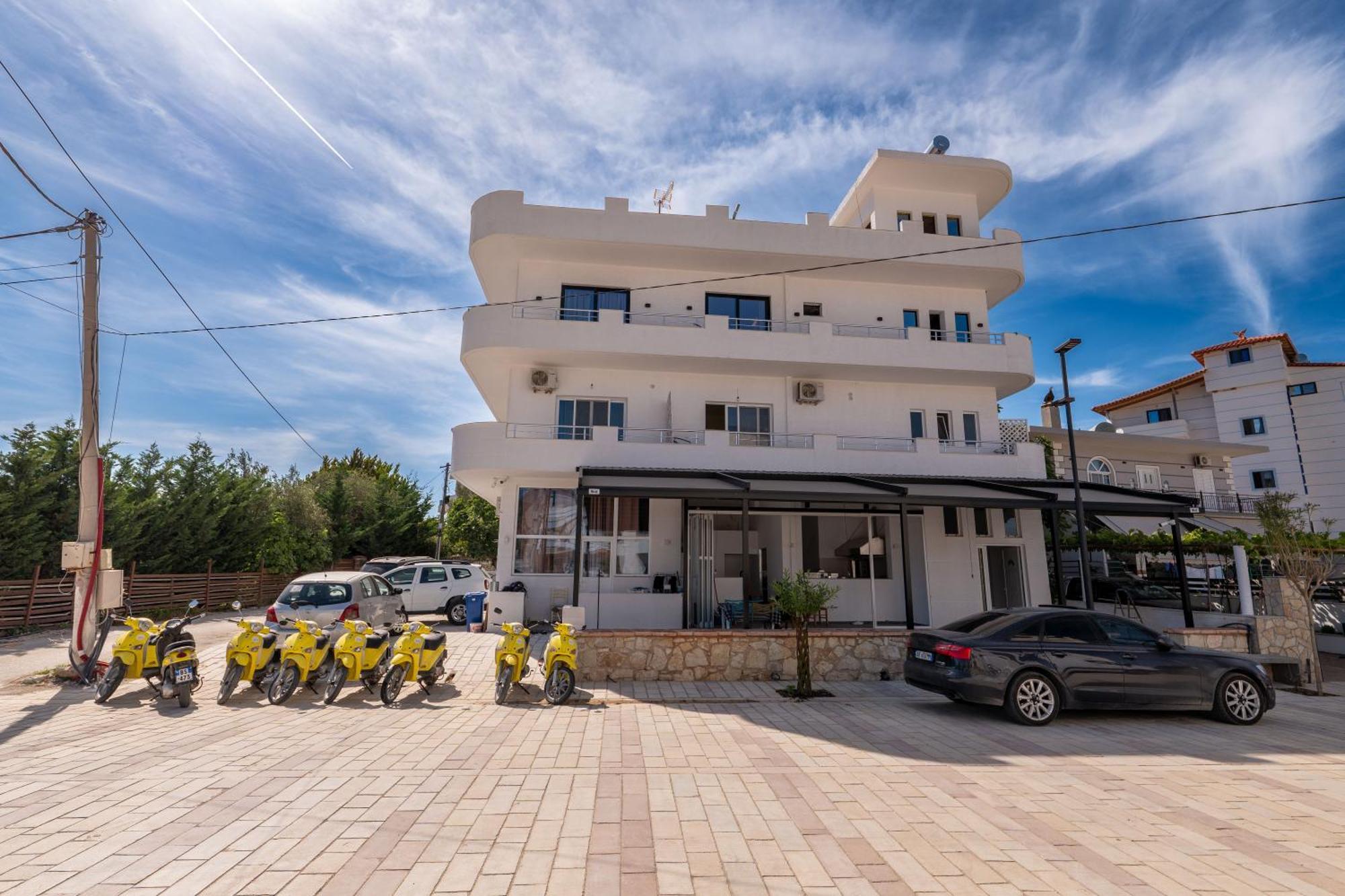 Rest Hour Hotel Ksamil Exteriör bild