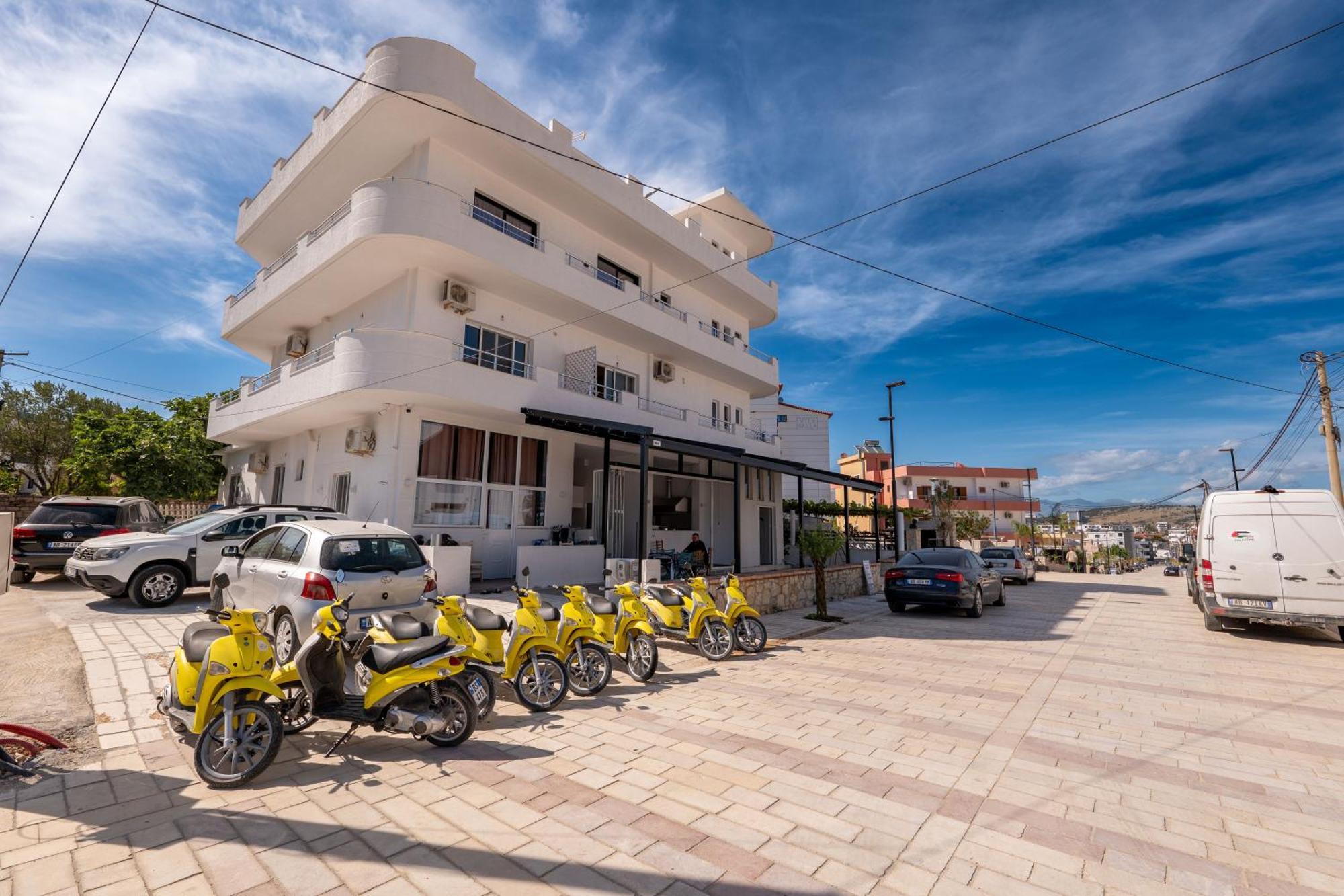 Rest Hour Hotel Ksamil Exteriör bild